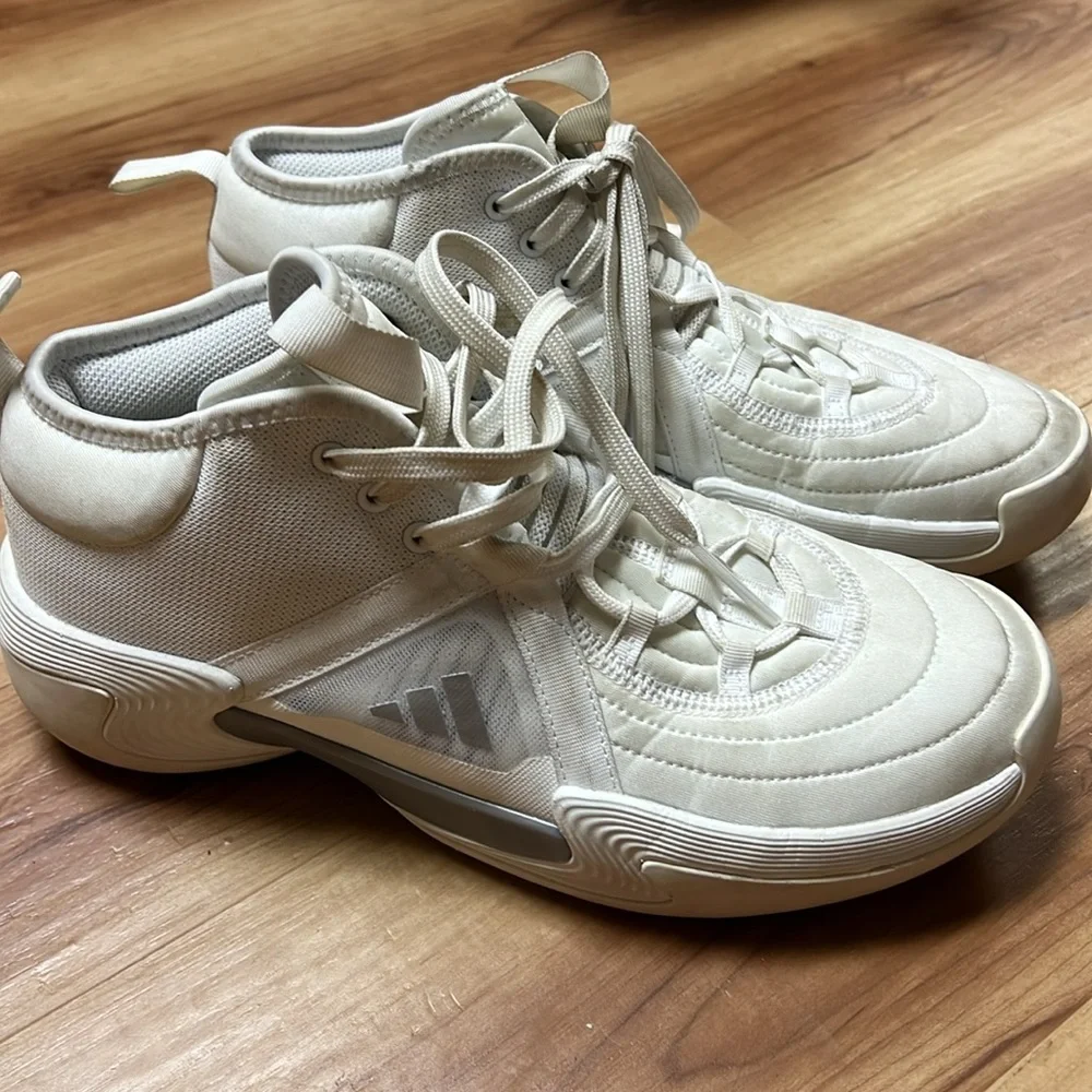 Sz 9 adidas exhibit select women’s basketball Athletic Shoes Tennis high top